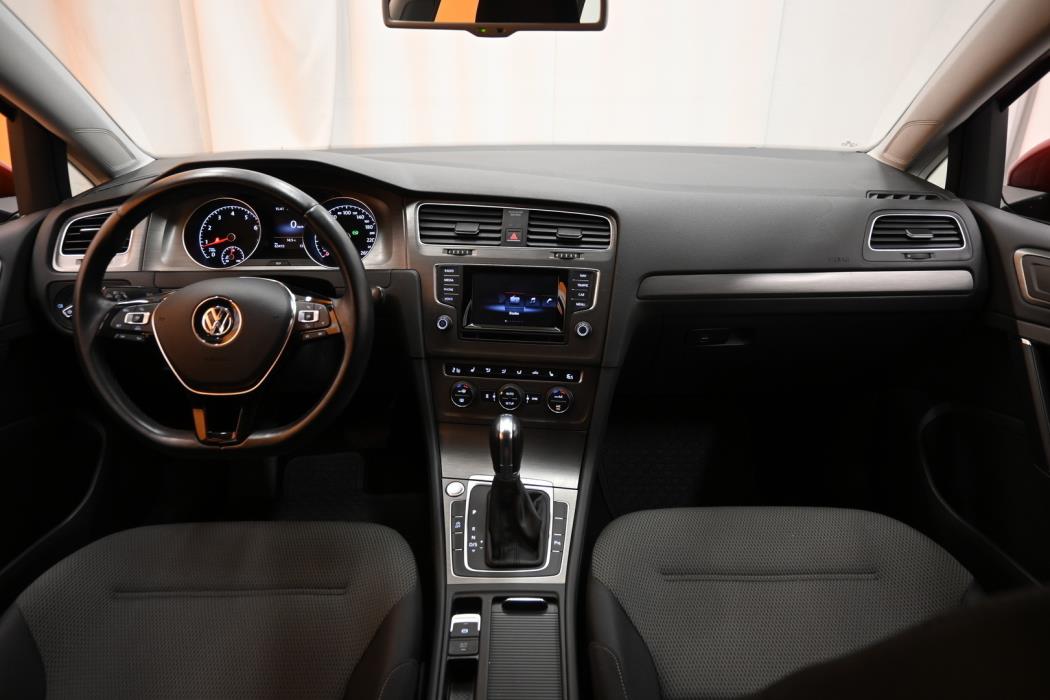 VOLKSWAGEN Golf 2014