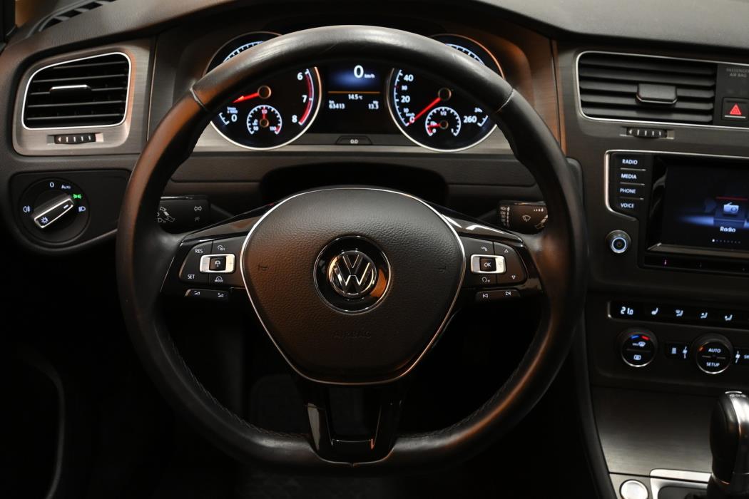 VOLKSWAGEN Golf 2014