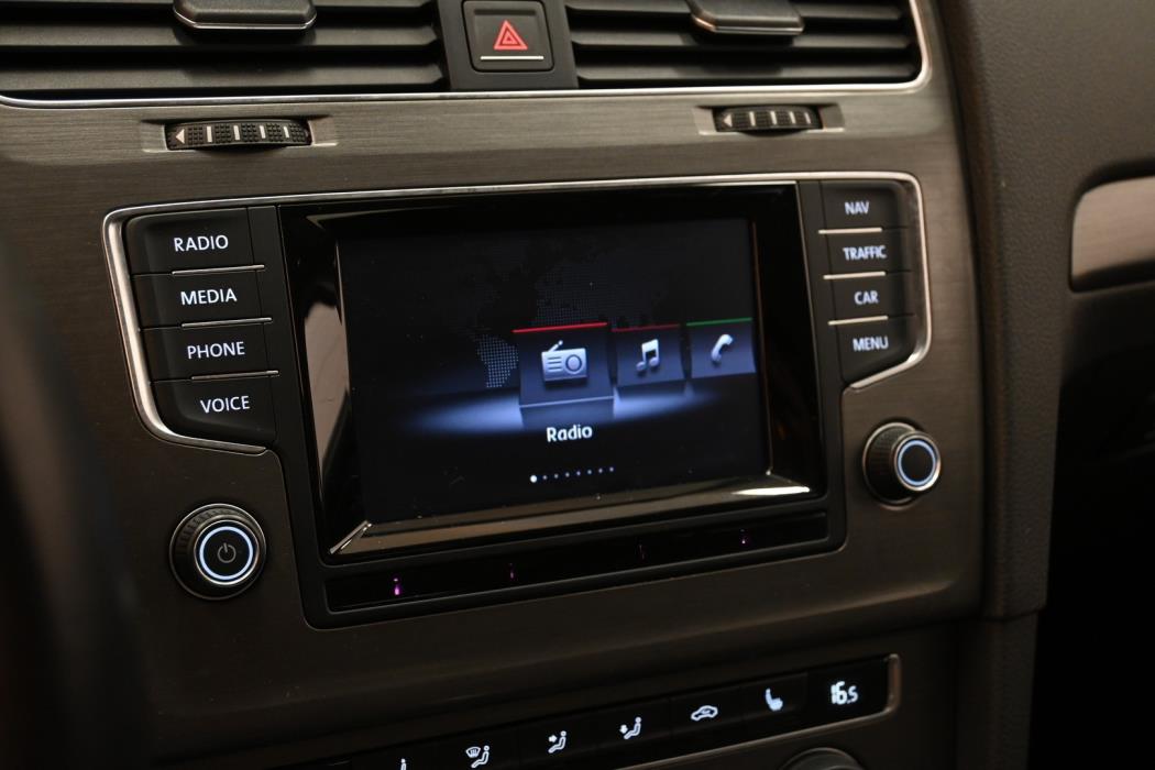 VOLKSWAGEN Golf 2014