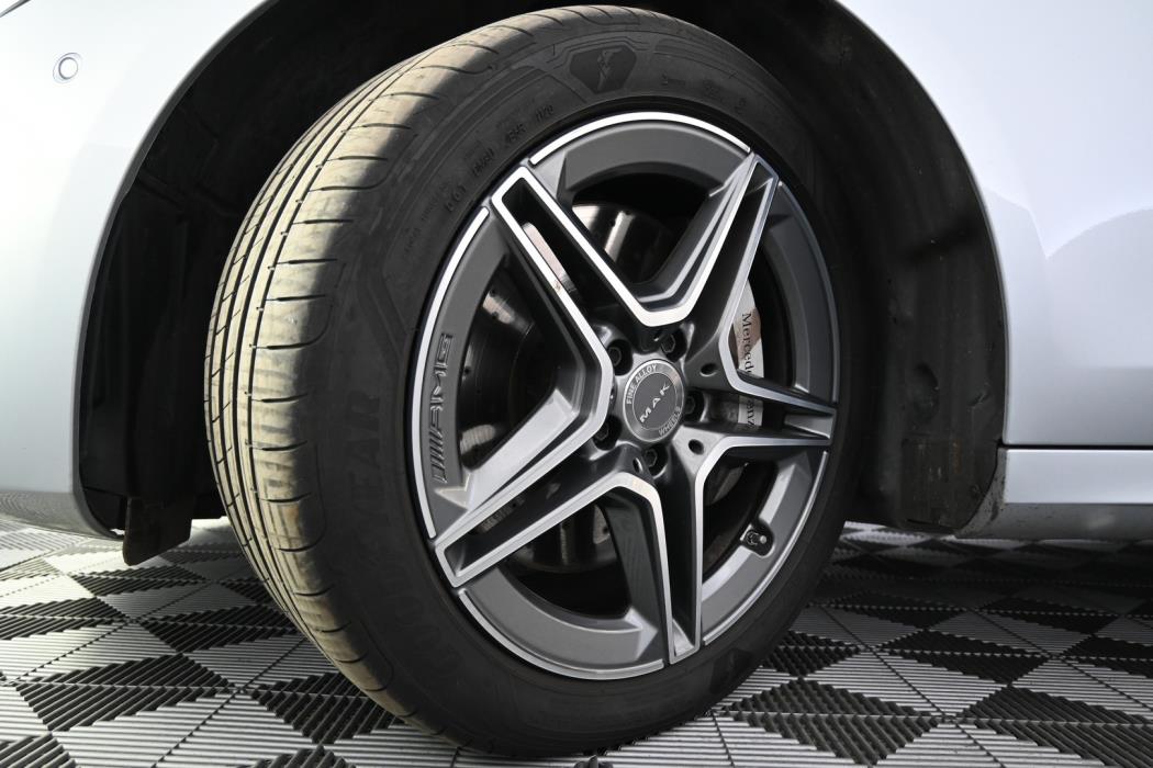 MERCEDES-BENZ E 2021