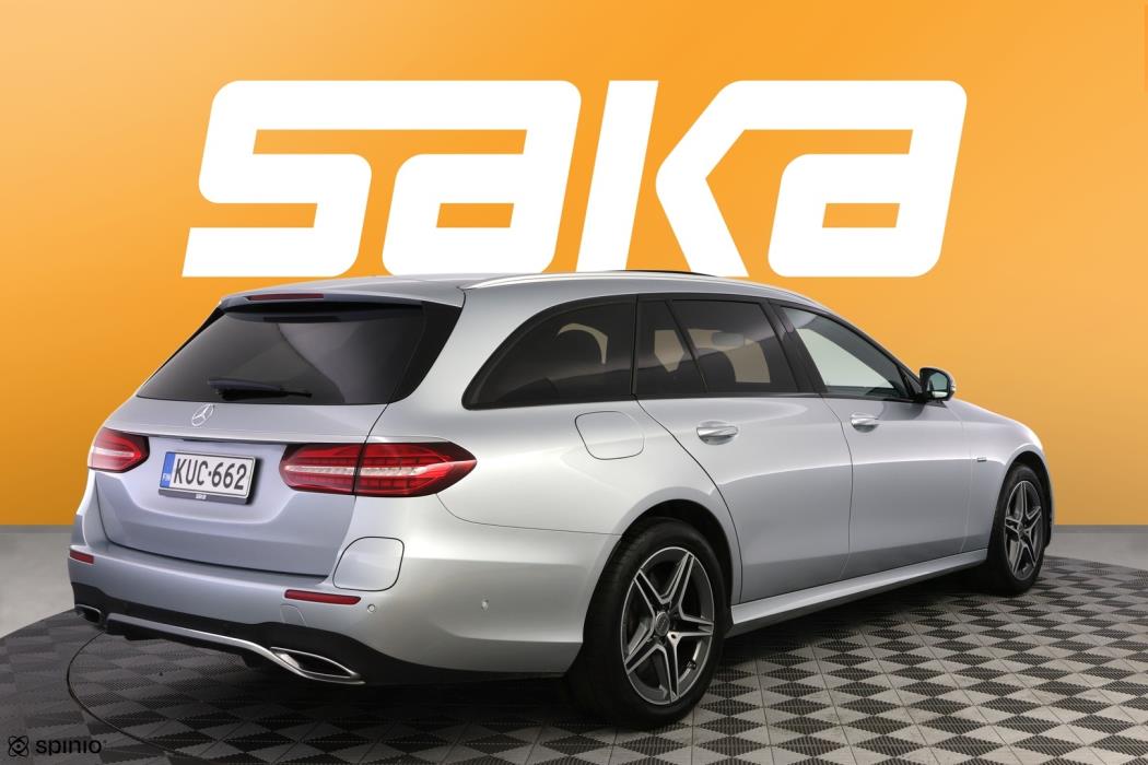 MERCEDES-BENZ E 2021