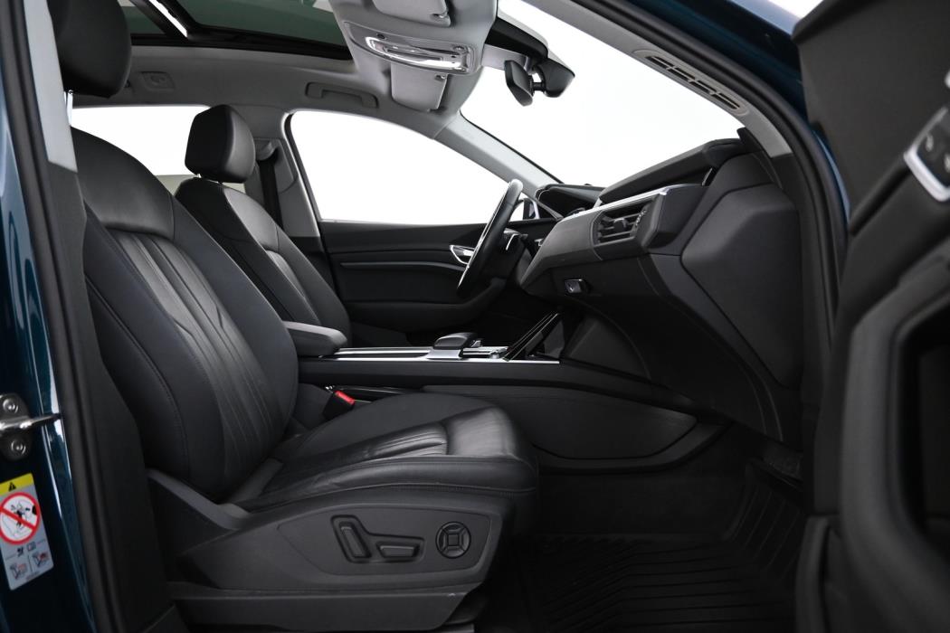AUDI e-tron 2019