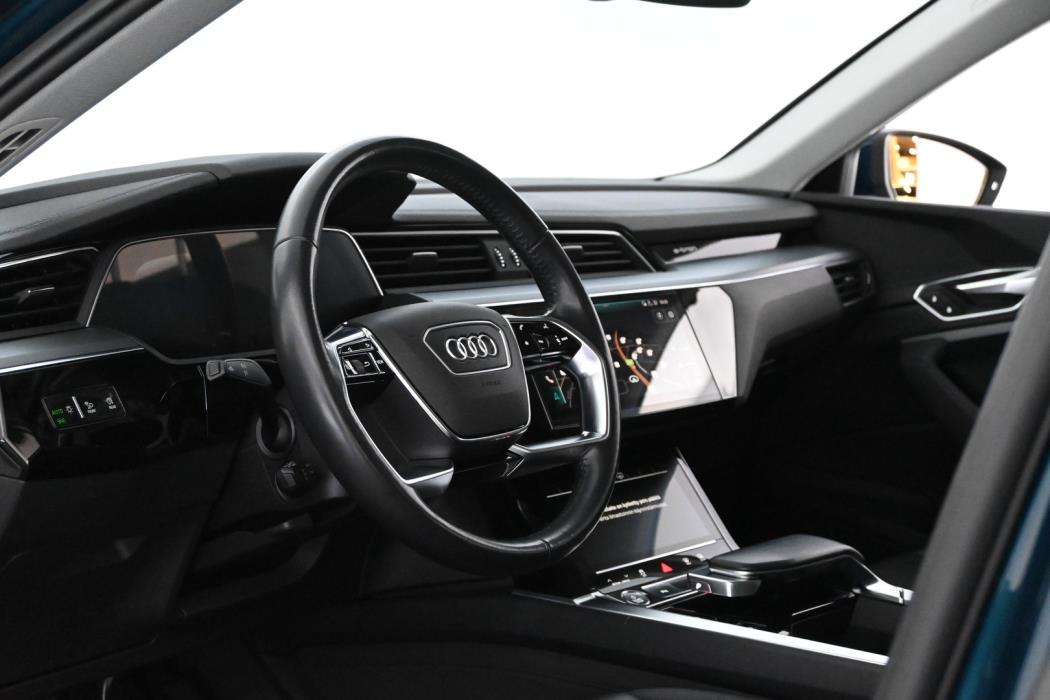 AUDI e-tron 2019