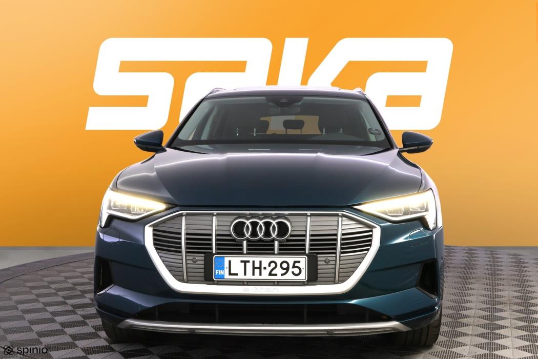 AUDI e-tron 2019