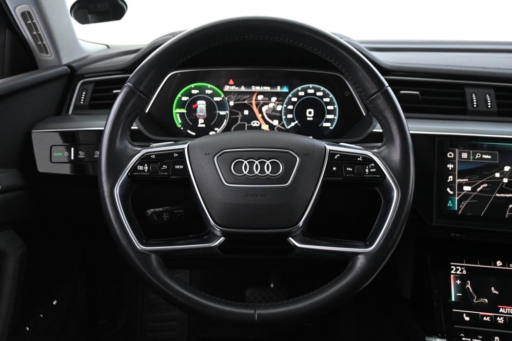 AUDI e-tron 2019