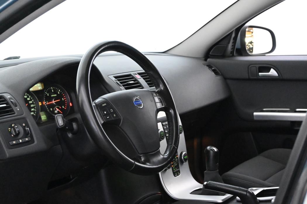VOLVO V50 2011