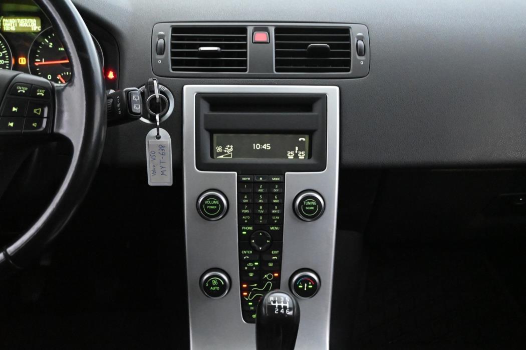 VOLVO V50 2011