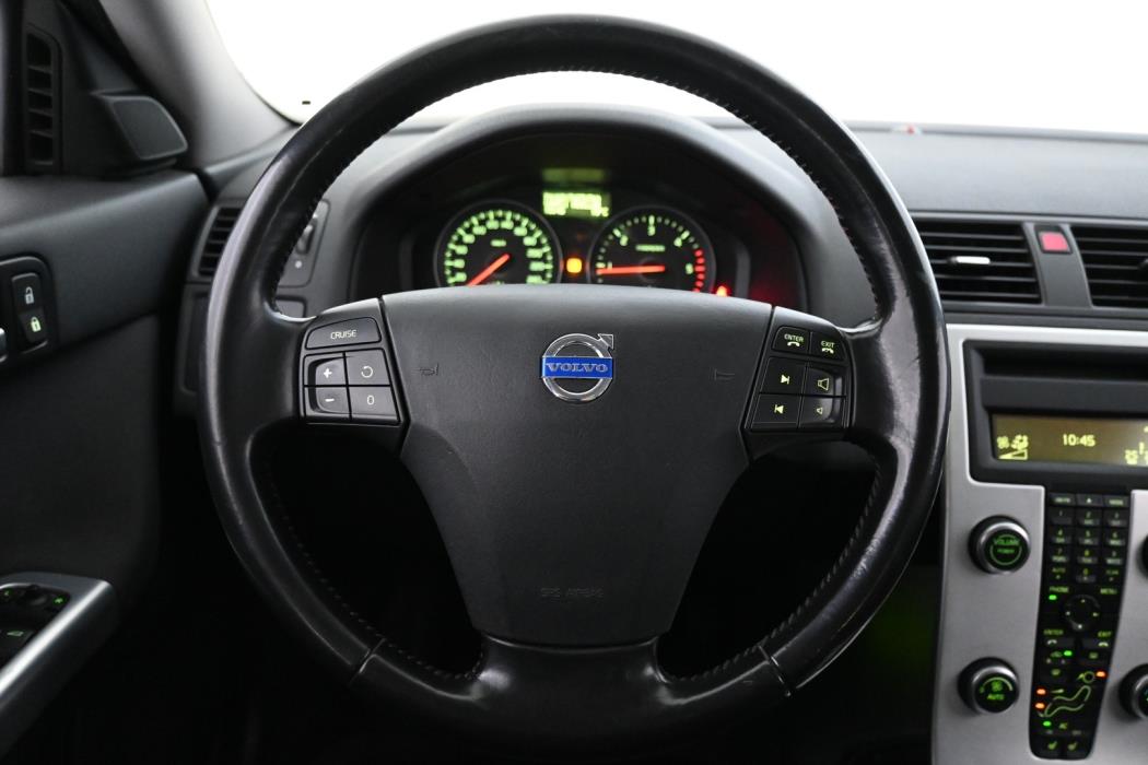 VOLVO V50 2011
