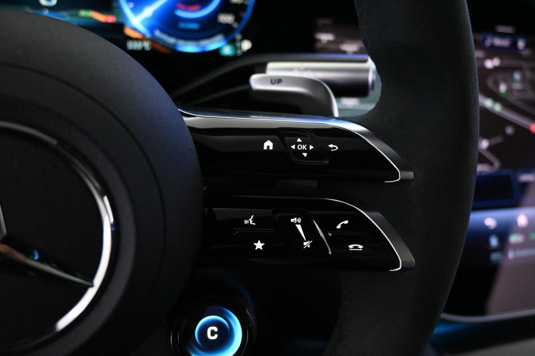 MERCEDES-BENZ EQS 2022