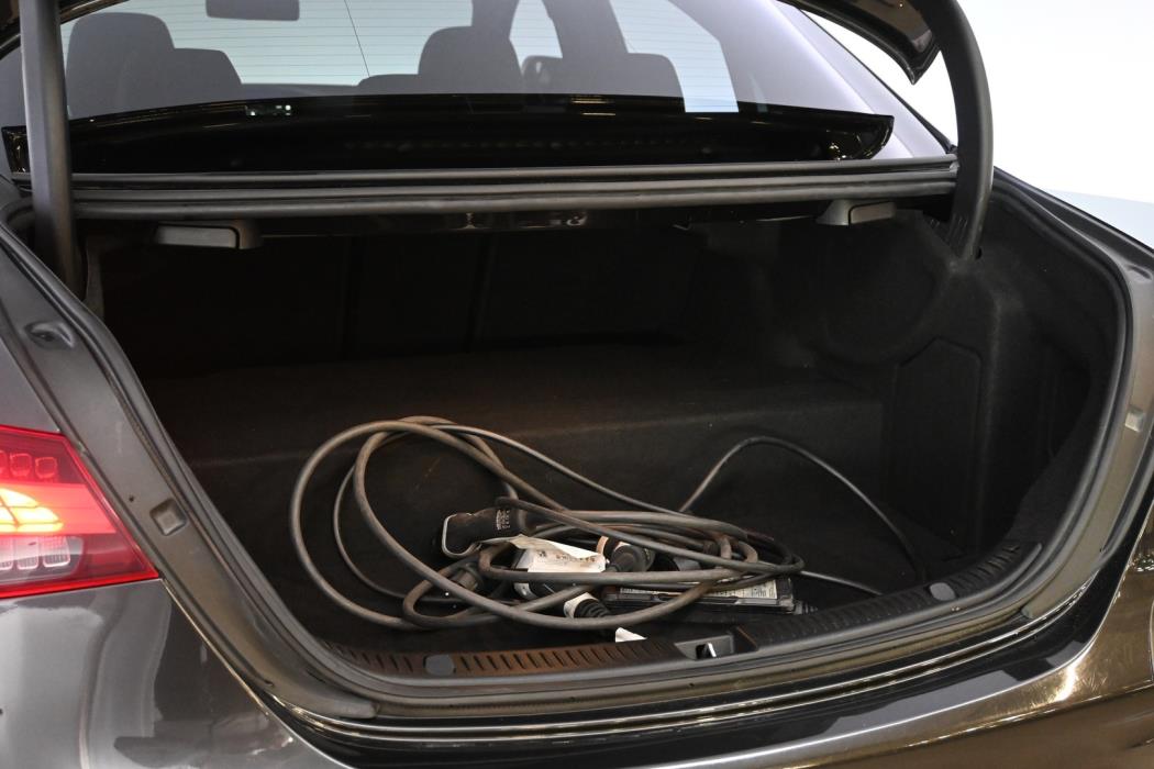 MERCEDES-BENZ E 2021