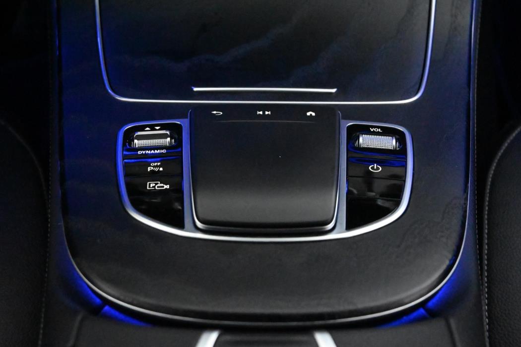 MERCEDES-BENZ E 2021