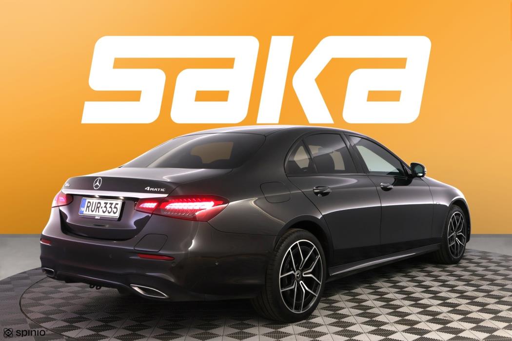 MERCEDES-BENZ E 2021