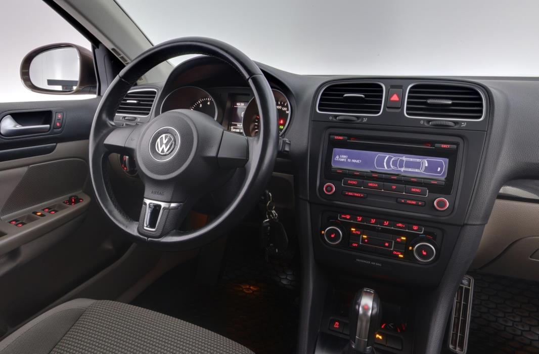 VOLKSWAGEN Golf 2012