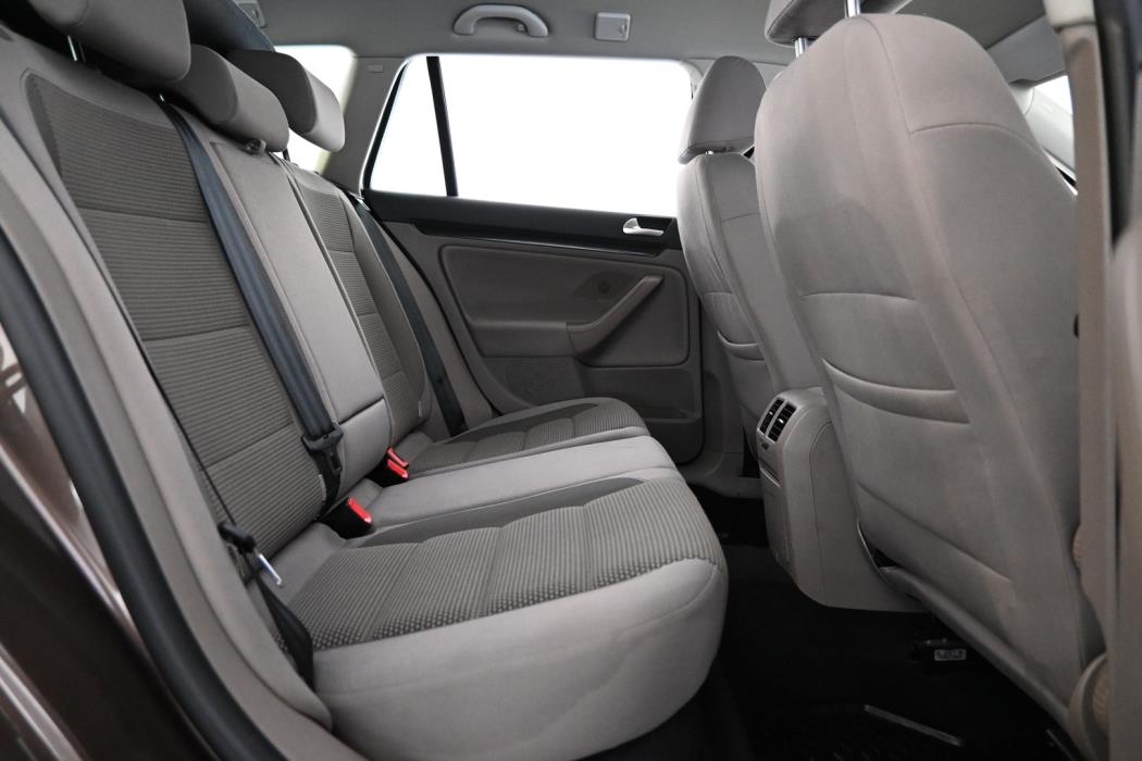 VOLKSWAGEN Golf 2012