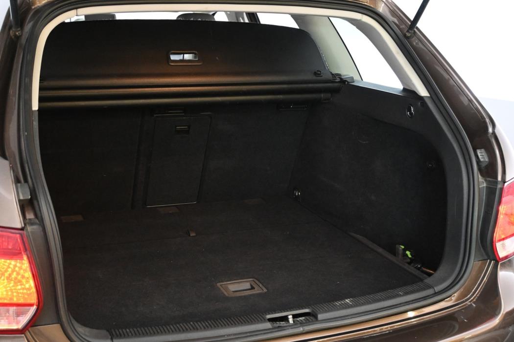 VOLKSWAGEN Golf 2012