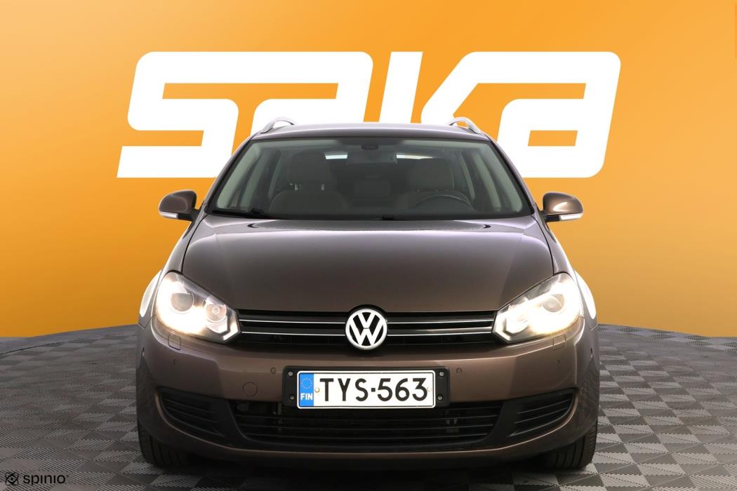 VOLKSWAGEN Golf 2012