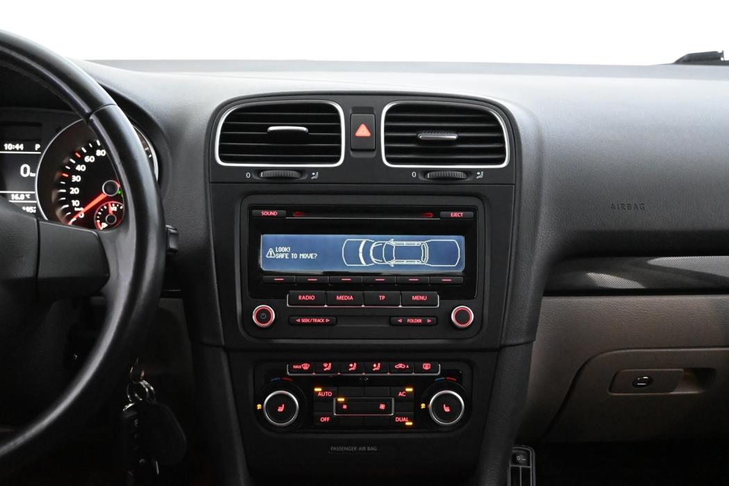 VOLKSWAGEN Golf 2012