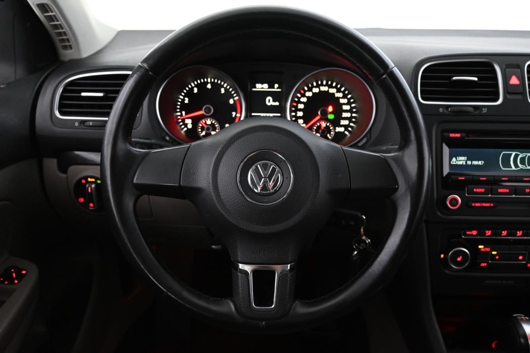 VOLKSWAGEN Golf 2012