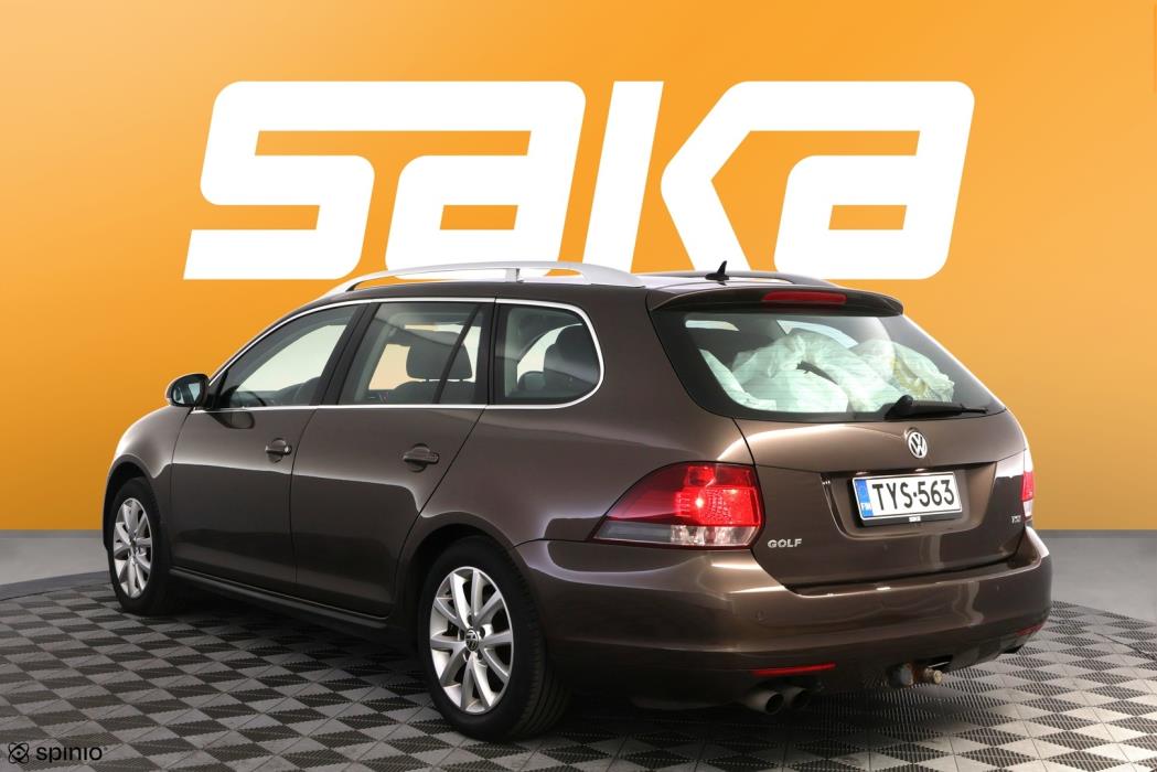 VOLKSWAGEN Golf 2012