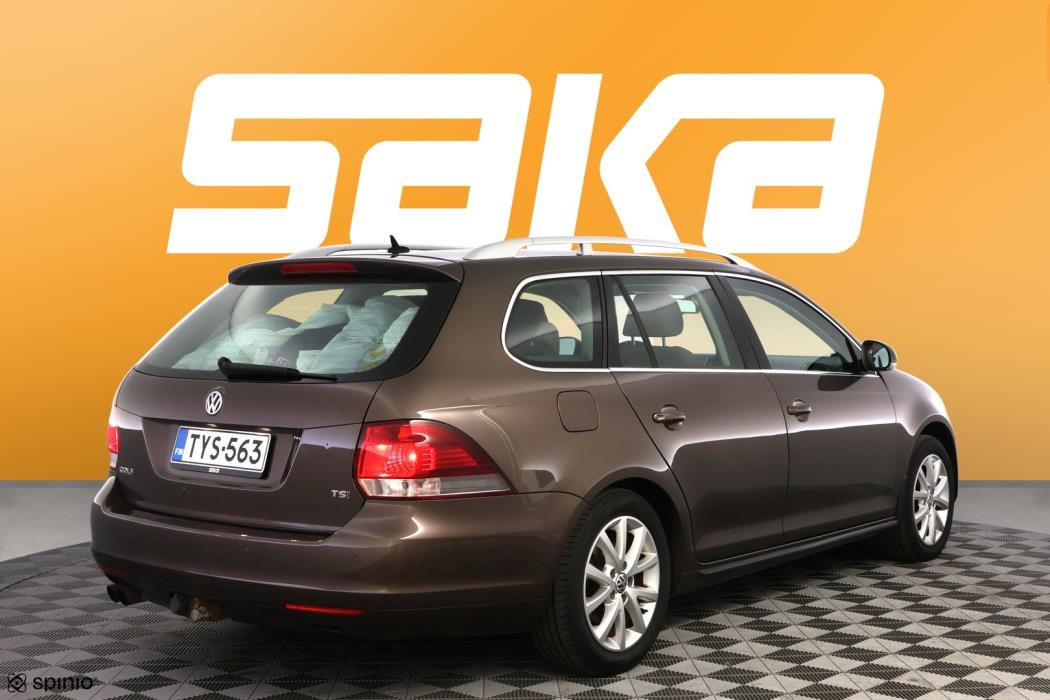 VOLKSWAGEN Golf 2012