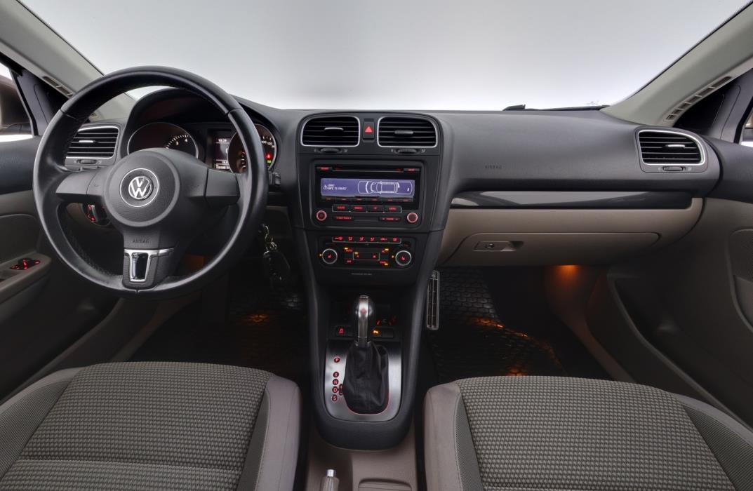 VOLKSWAGEN Golf 2012