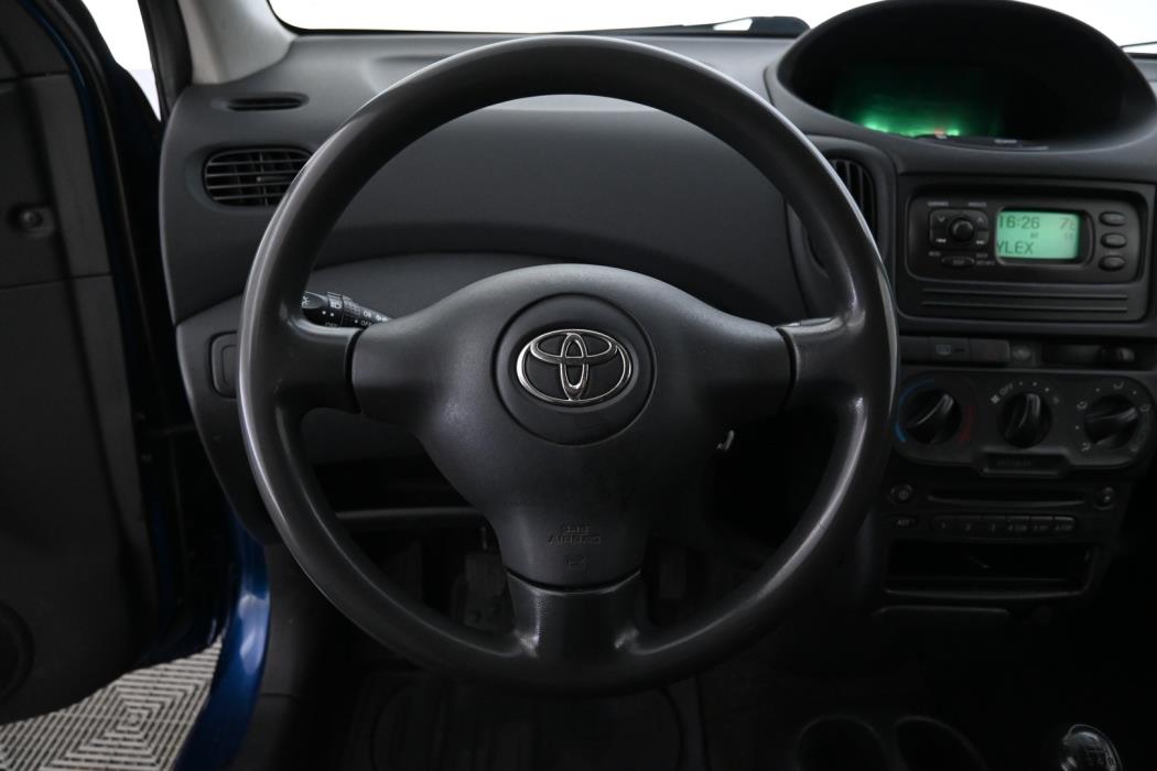 TOYOTA Yaris Verso 2005