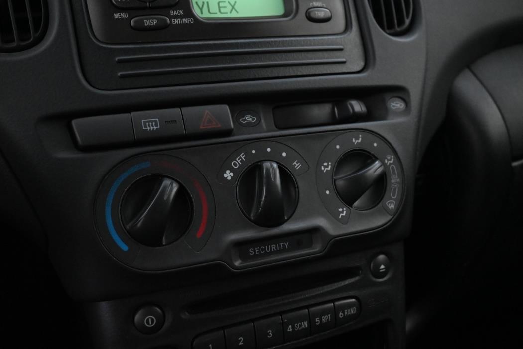TOYOTA Yaris Verso 2005