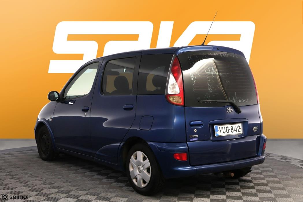TOYOTA Yaris Verso 2005