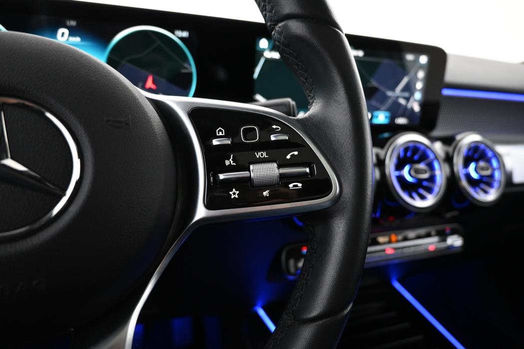 MERCEDES-BENZ EQB 2022