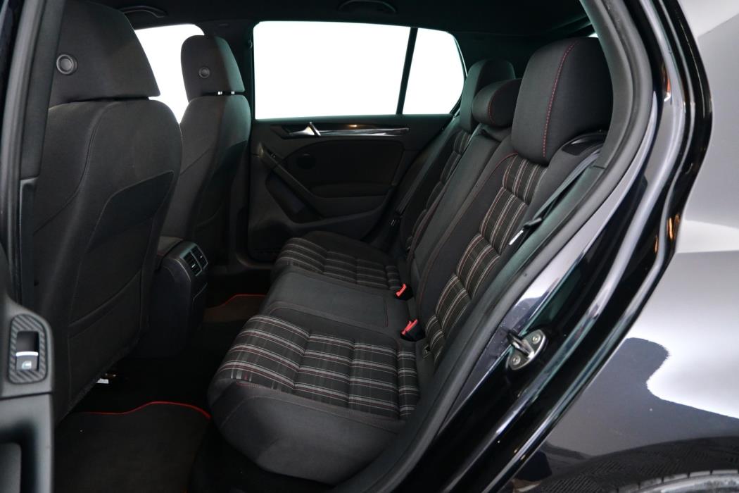 VOLKSWAGEN Golf 2011