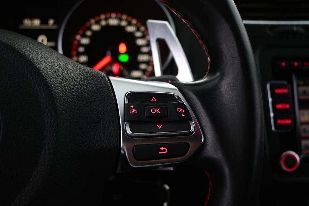 VOLKSWAGEN Golf 2011