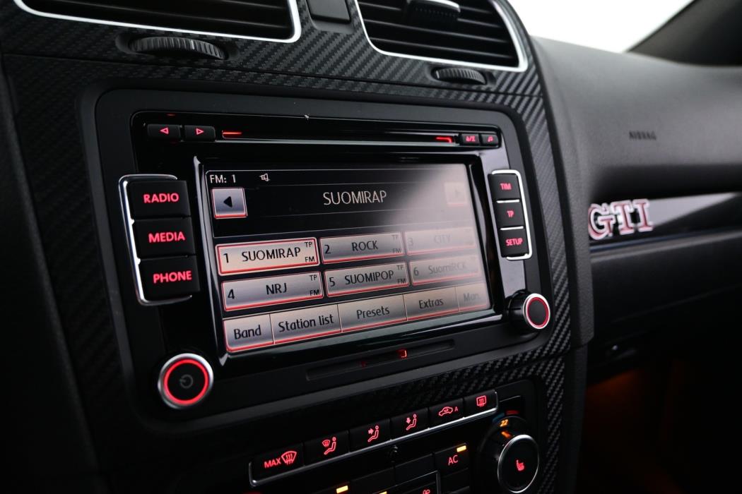 VOLKSWAGEN Golf 2011