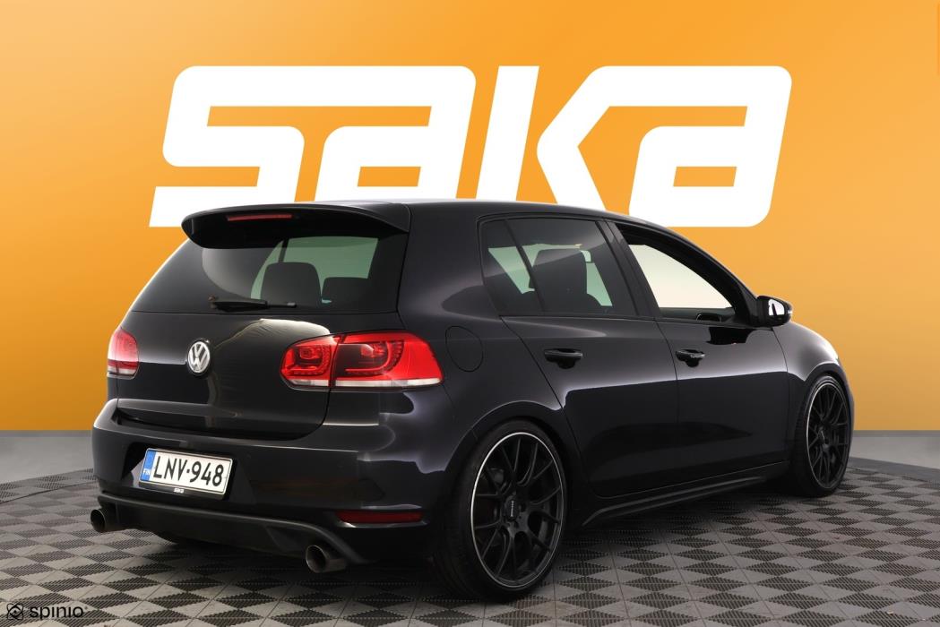 VOLKSWAGEN Golf 2011