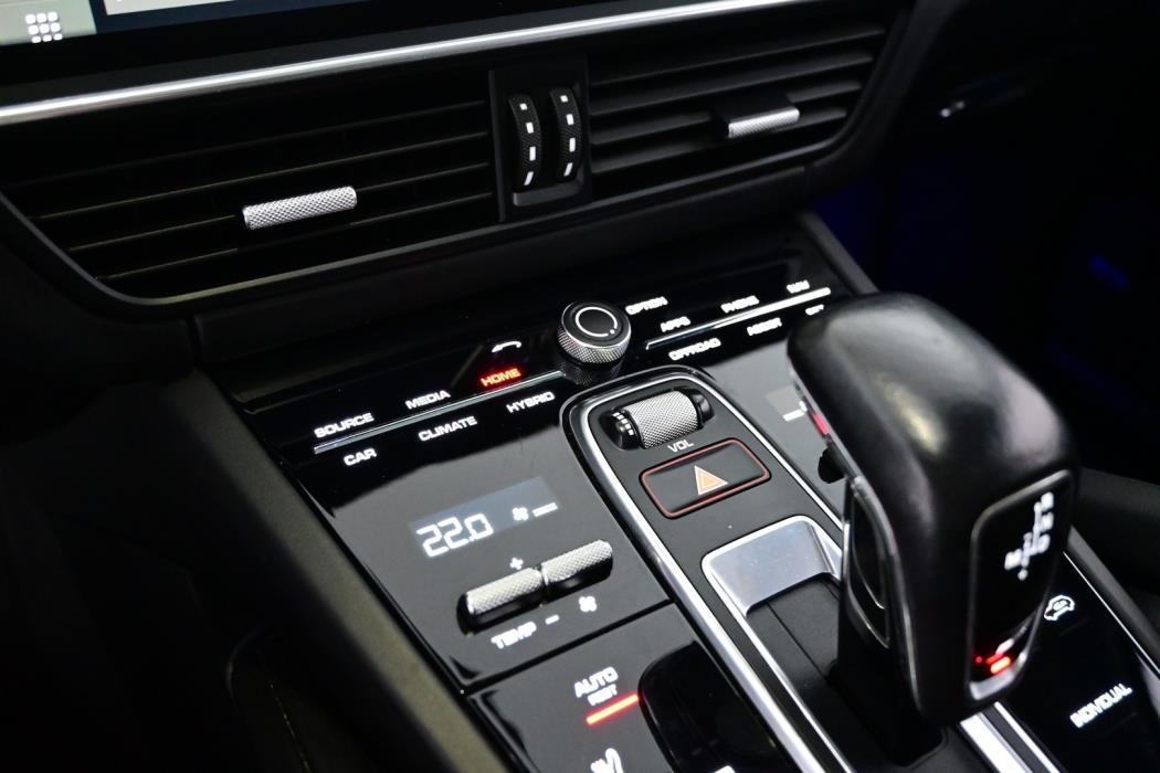 PORSCHE Cayenne 2021