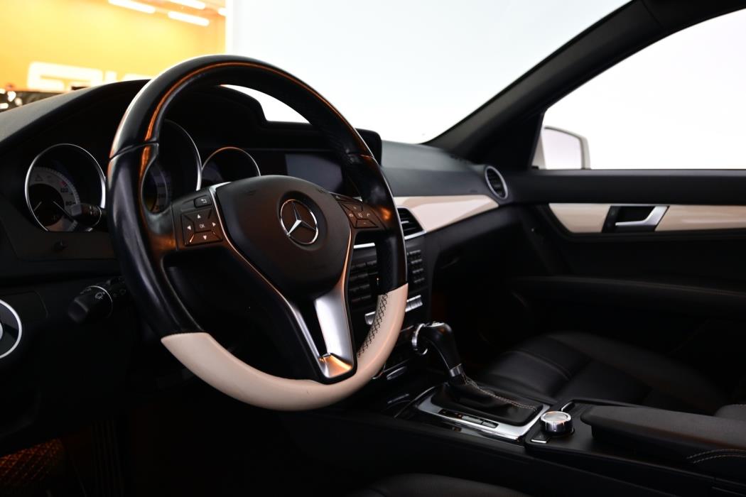 MERCEDES-BENZ C 2011