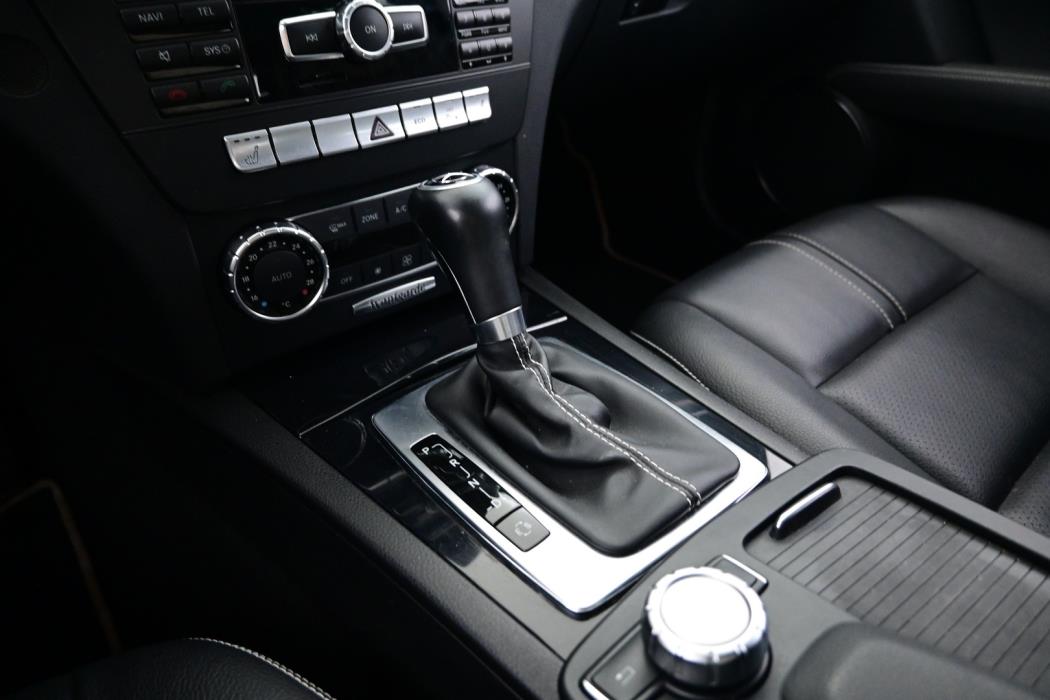MERCEDES-BENZ C 2011
