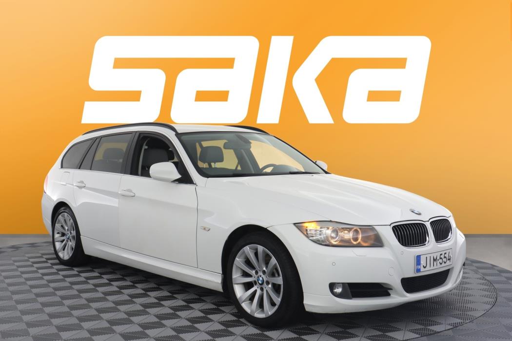 BMW 330 2011