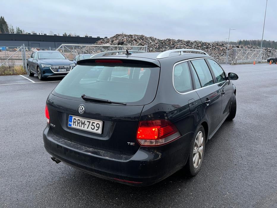 VOLKSWAGEN Golf 2013