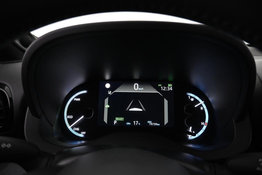 TOYOTA Yaris Cross 2022