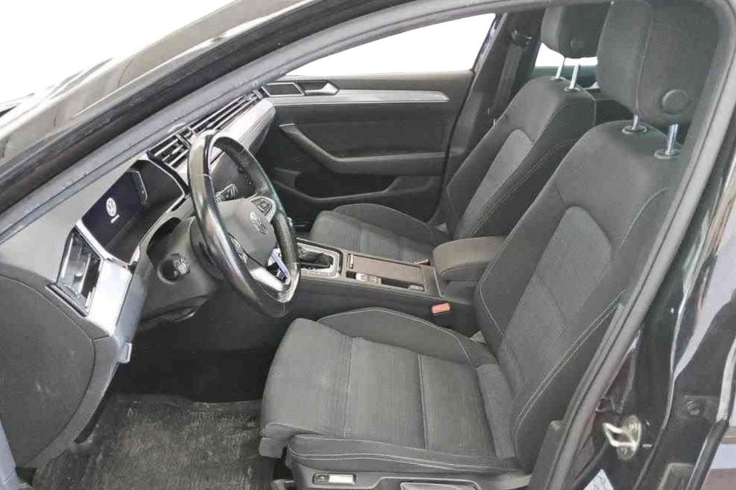 VOLKSWAGEN Passat 2022