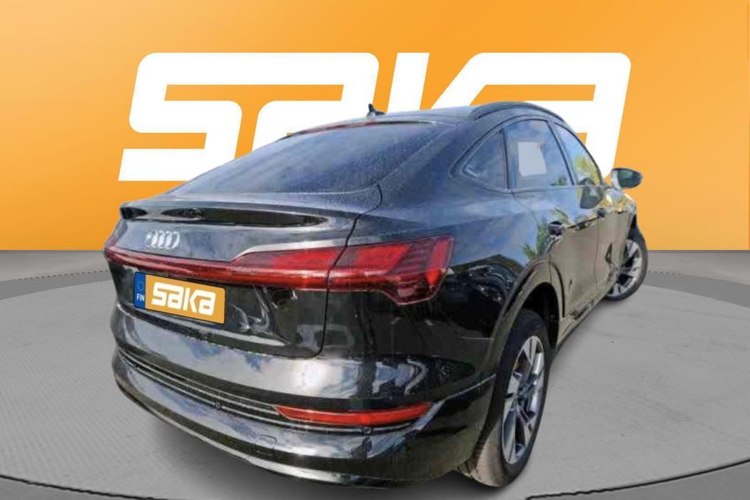 AUDI e-tron 2022