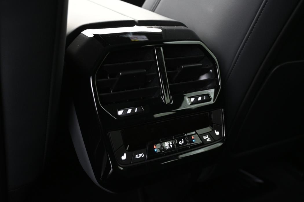 BMW iX 2025
