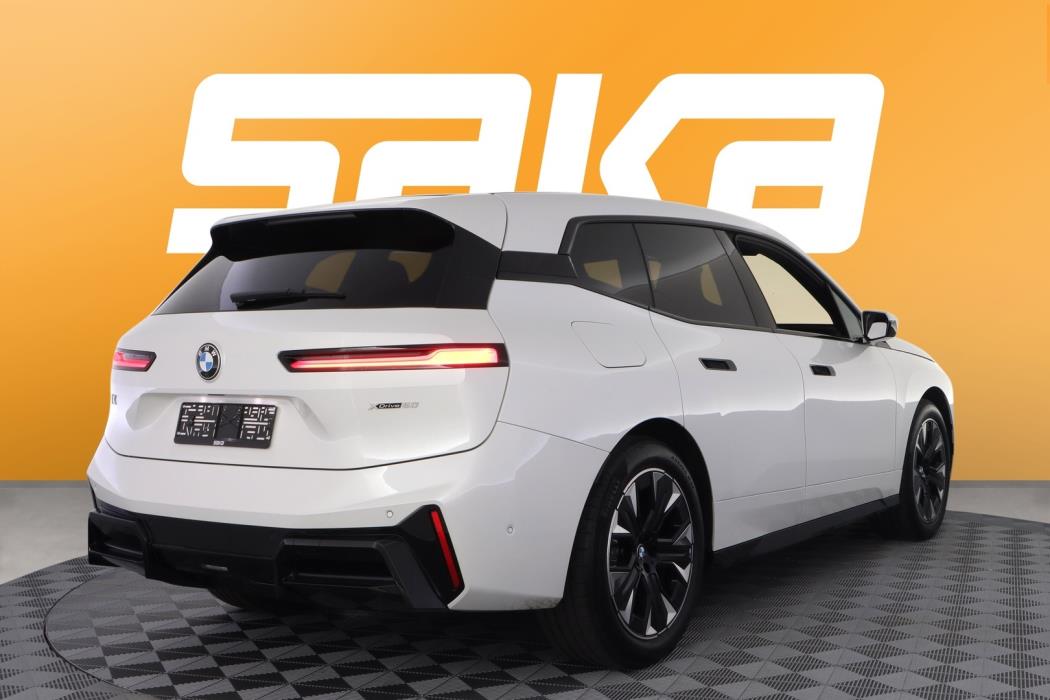 BMW iX 2025
