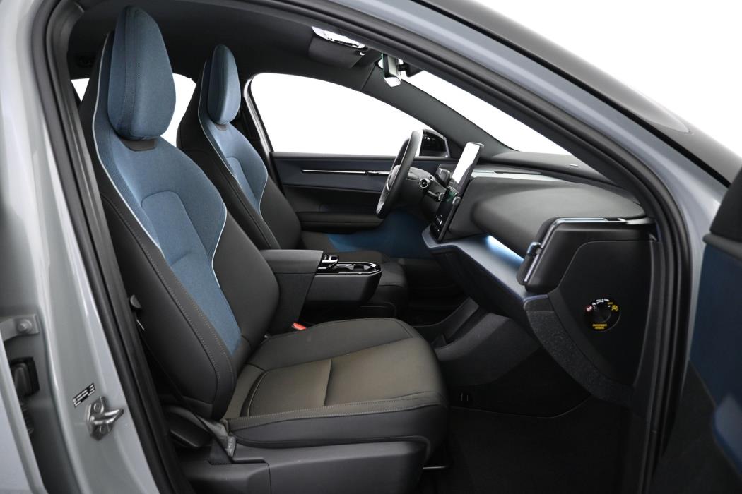 VOLVO EX30 2024