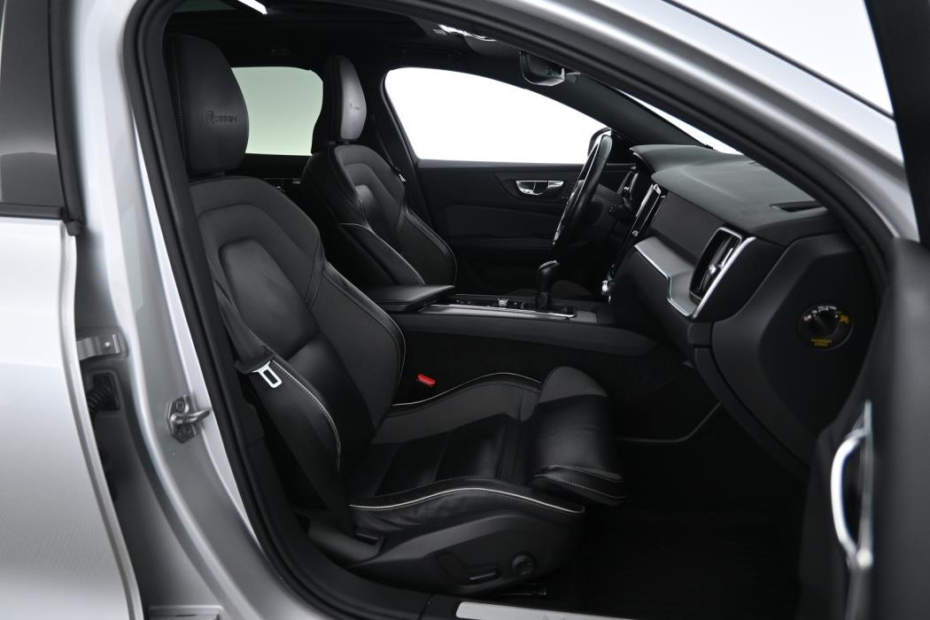 VOLVO V60 2020