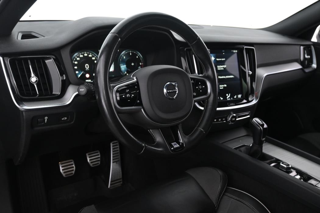 VOLVO V60 2020