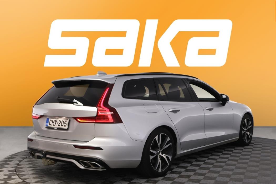 VOLVO V60 2020