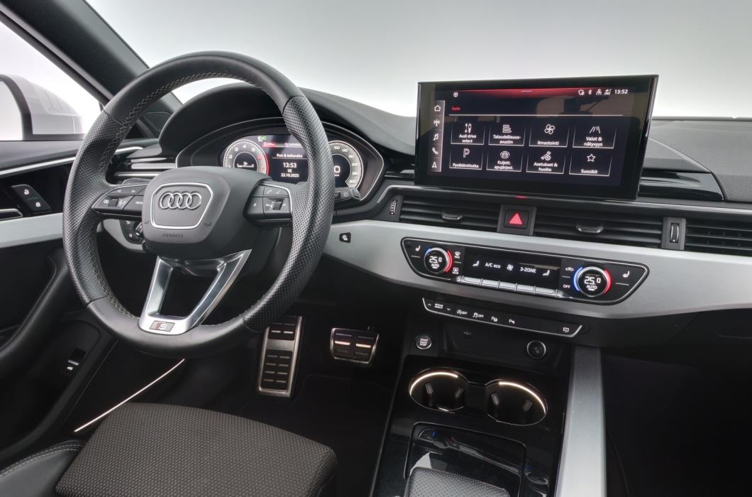 AUDI A4 2021