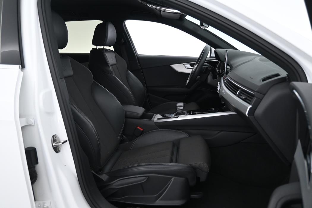 AUDI A4 2021