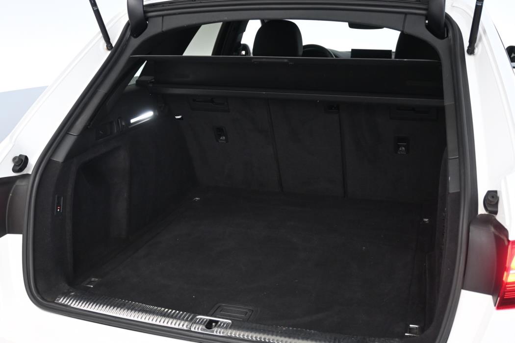 AUDI A4 2021